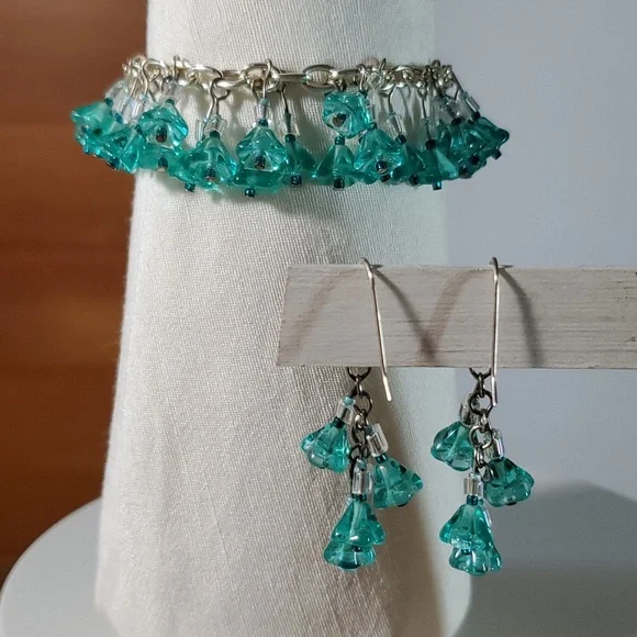 Bracelet Set 7.25 Charm Earrings Handmade Turquoise Czech Flower Glass Bead